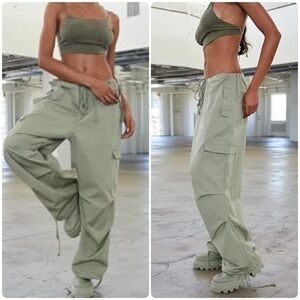 Local European Green Parachute Baggy Wide Leg Y2K Cargo Pants Size S/M